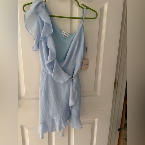 Areanna Wrap Dress - Picture 6 of 6